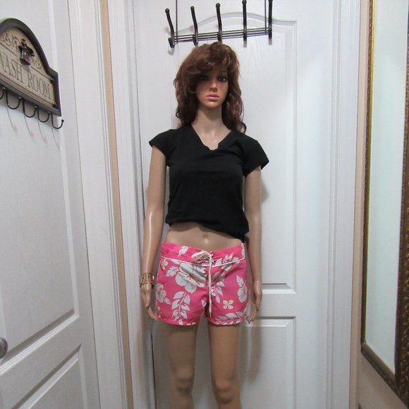 Brody size 9 floral shorts - Picture 2 of 10